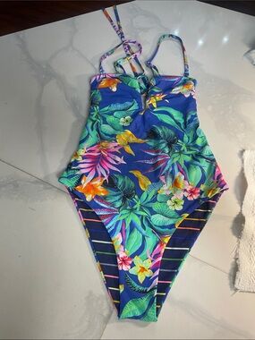 Maaji Reversible Floral Swimsuit ONE PIECE Floral/Reversible